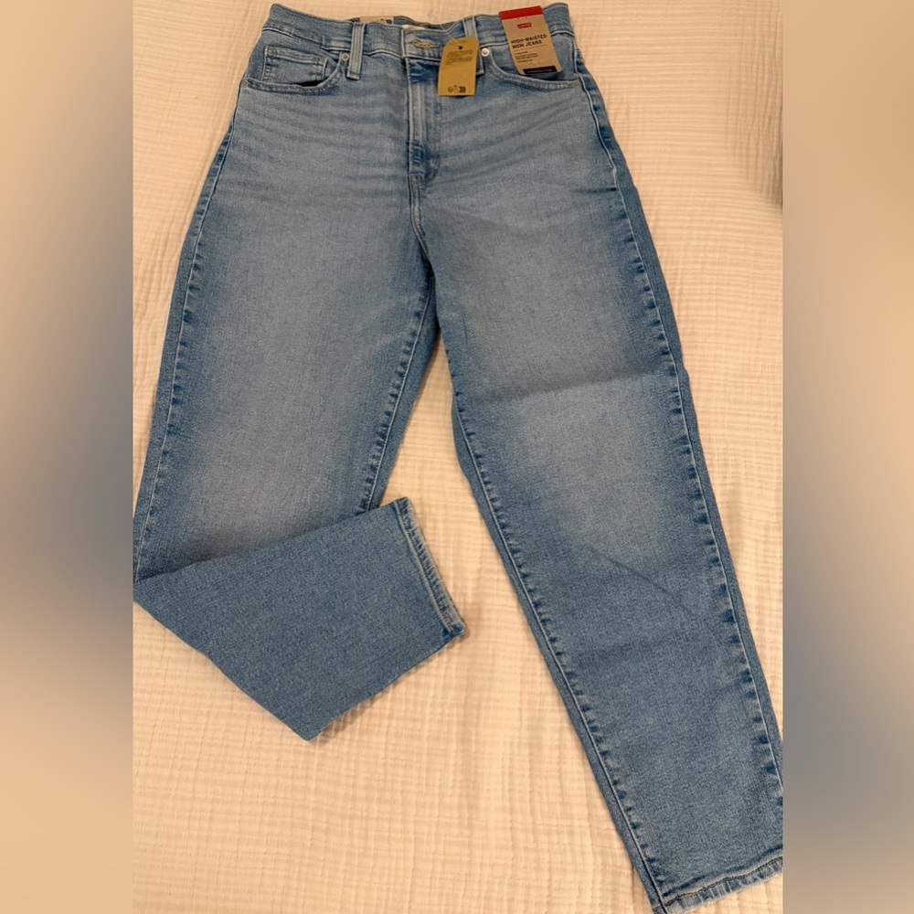 Levi’s Mom jeans